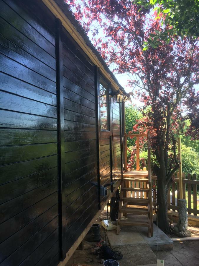 The Cherry Tree Gypsy Wagon บันเบอรี ภายนอก รูปภาพ